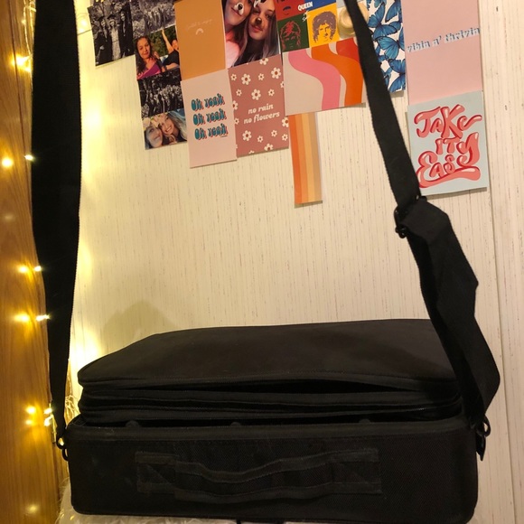 Makeup carrier - Picture 3 of 5